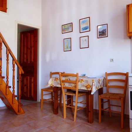 Villa Yorgos Chalki Town 외부 사진