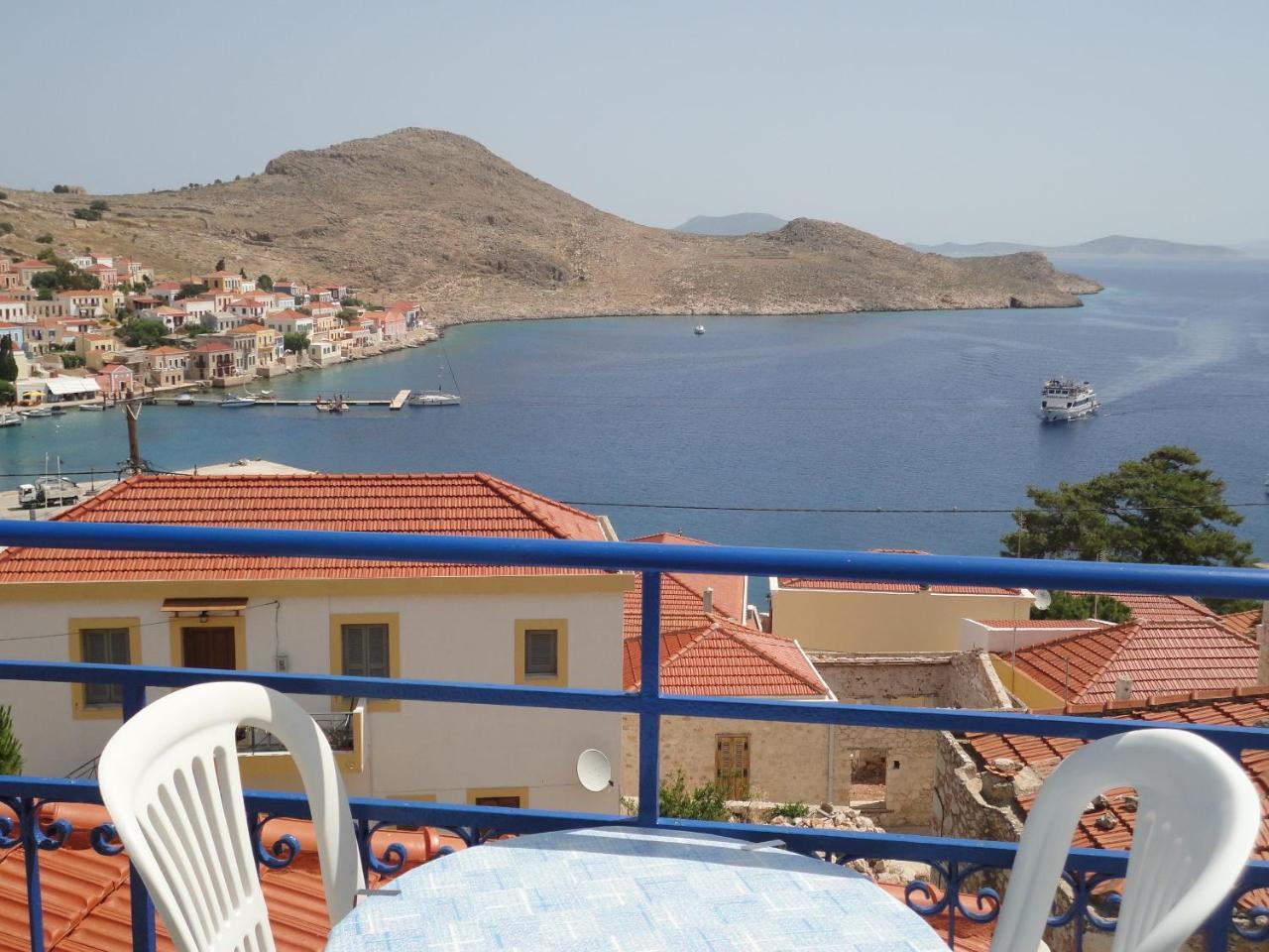 Villa Yorgos Chalki Town 외부 사진