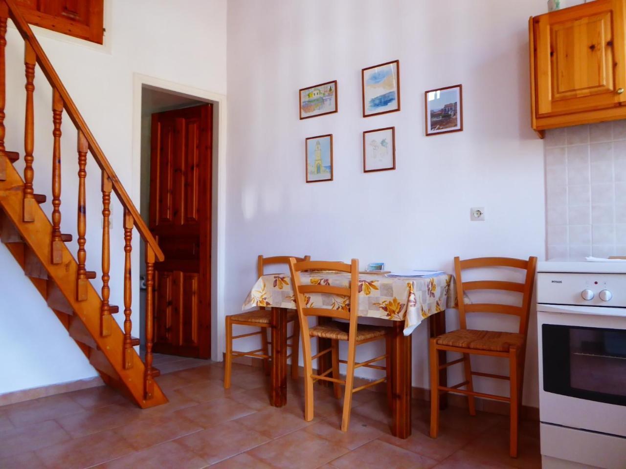 Villa Yorgos Chalki Town 외부 사진