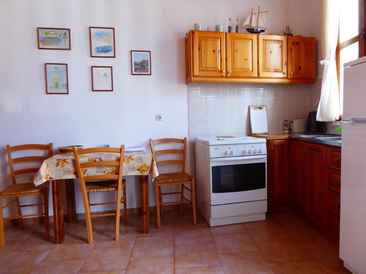 Villa Yorgos Chalki Town 외부 사진