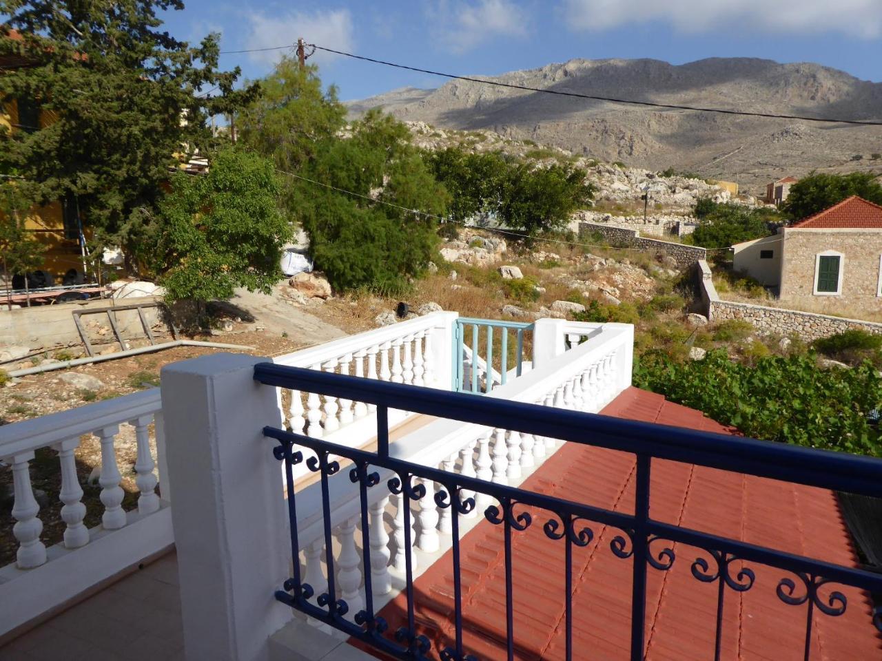 Villa Yorgos Chalki Town 외부 사진