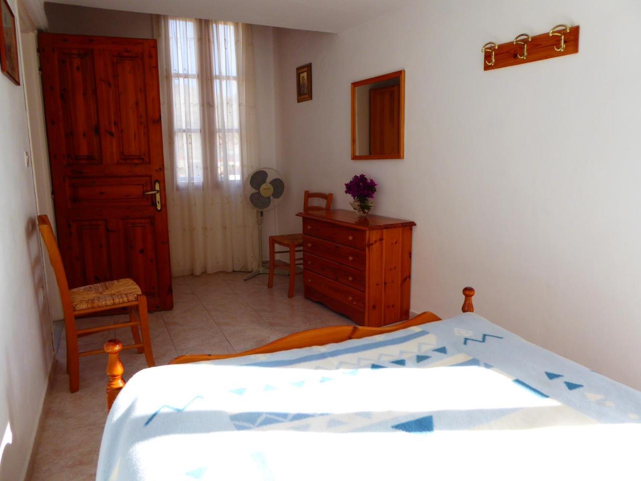 Villa Yorgos Chalki Town 외부 사진